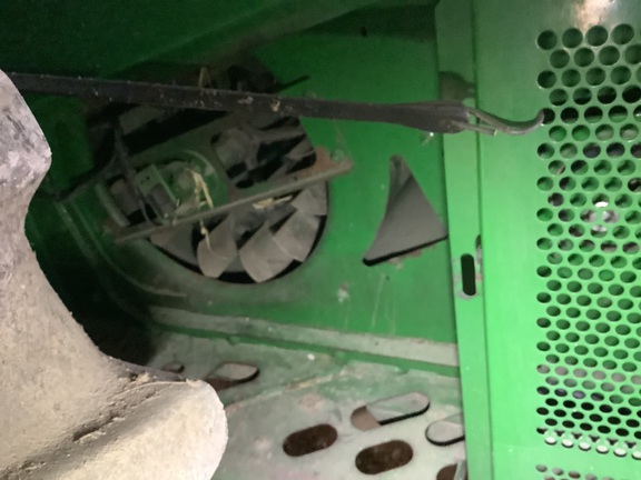 Photo of 2017 John Deere S690