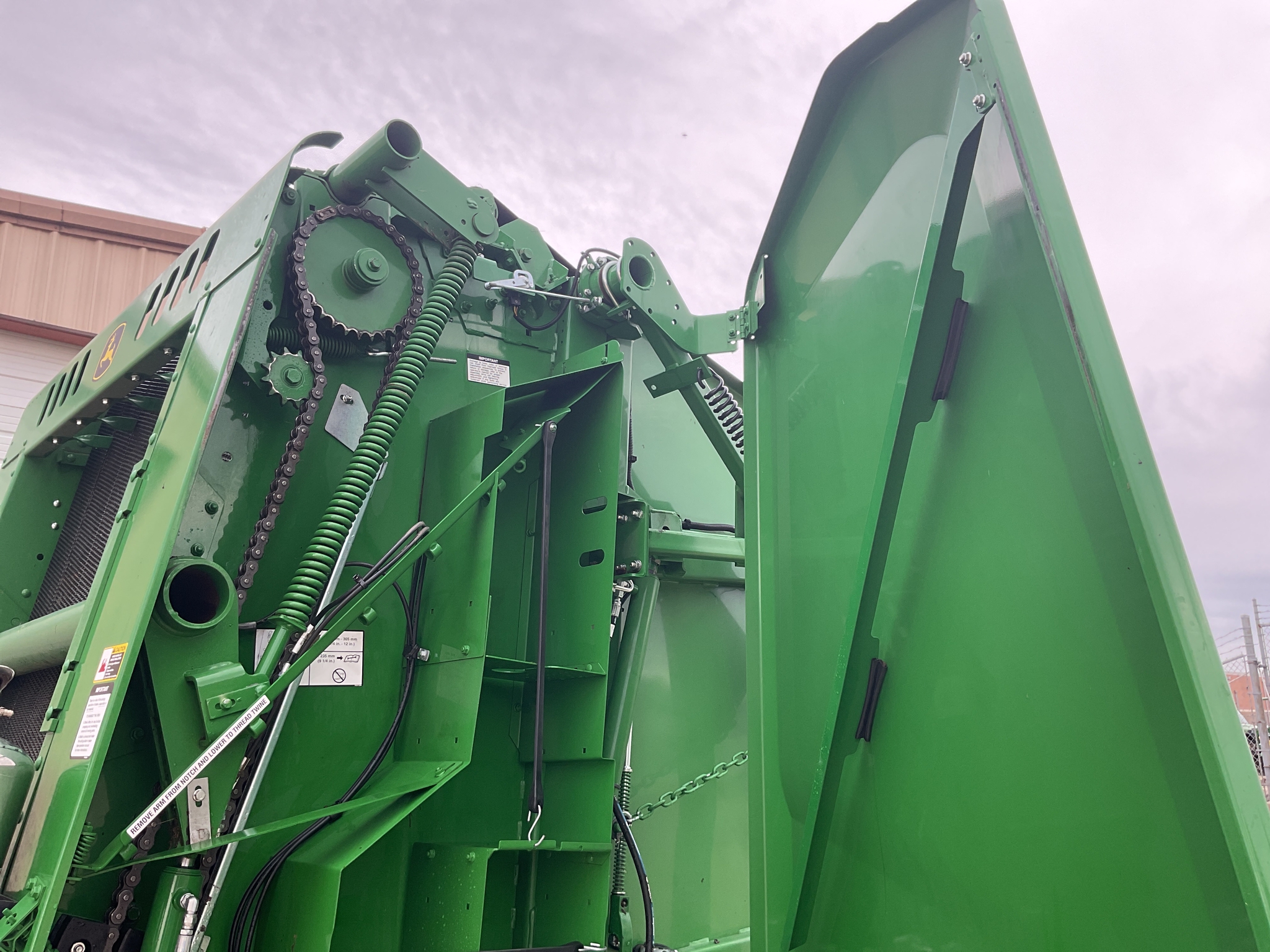 2022 John Deere 460R Image 9