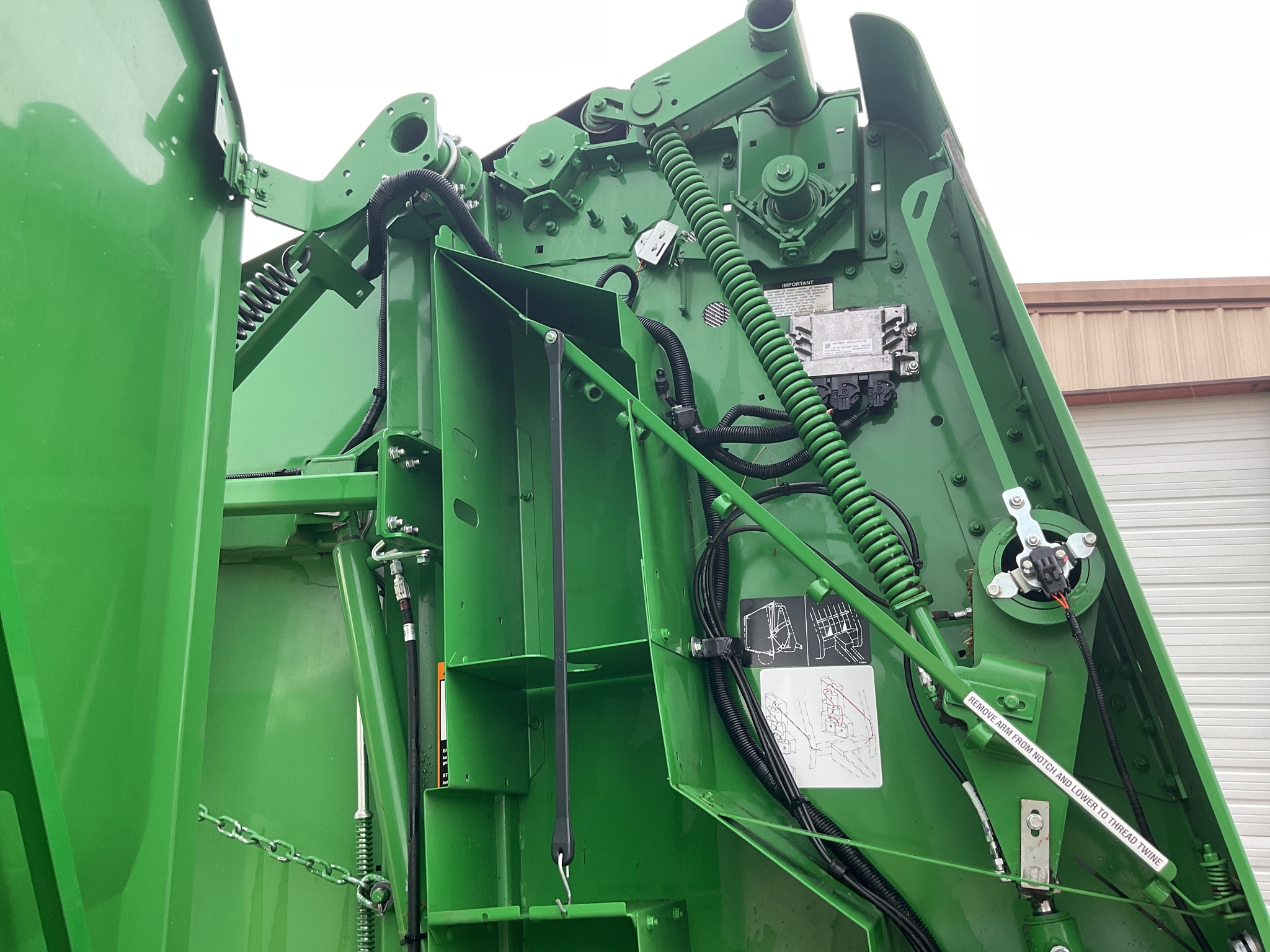 2022 John Deere 460R Image 13