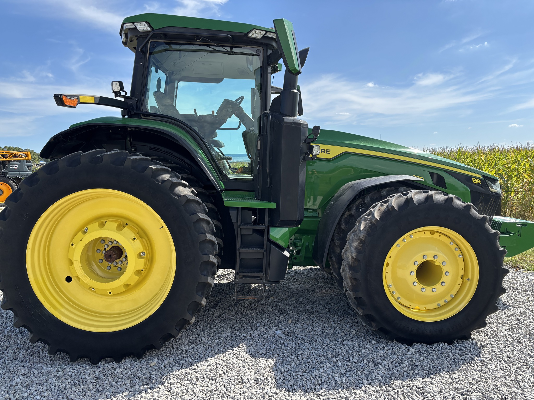 2020 John Deere 8R 370 Image 6