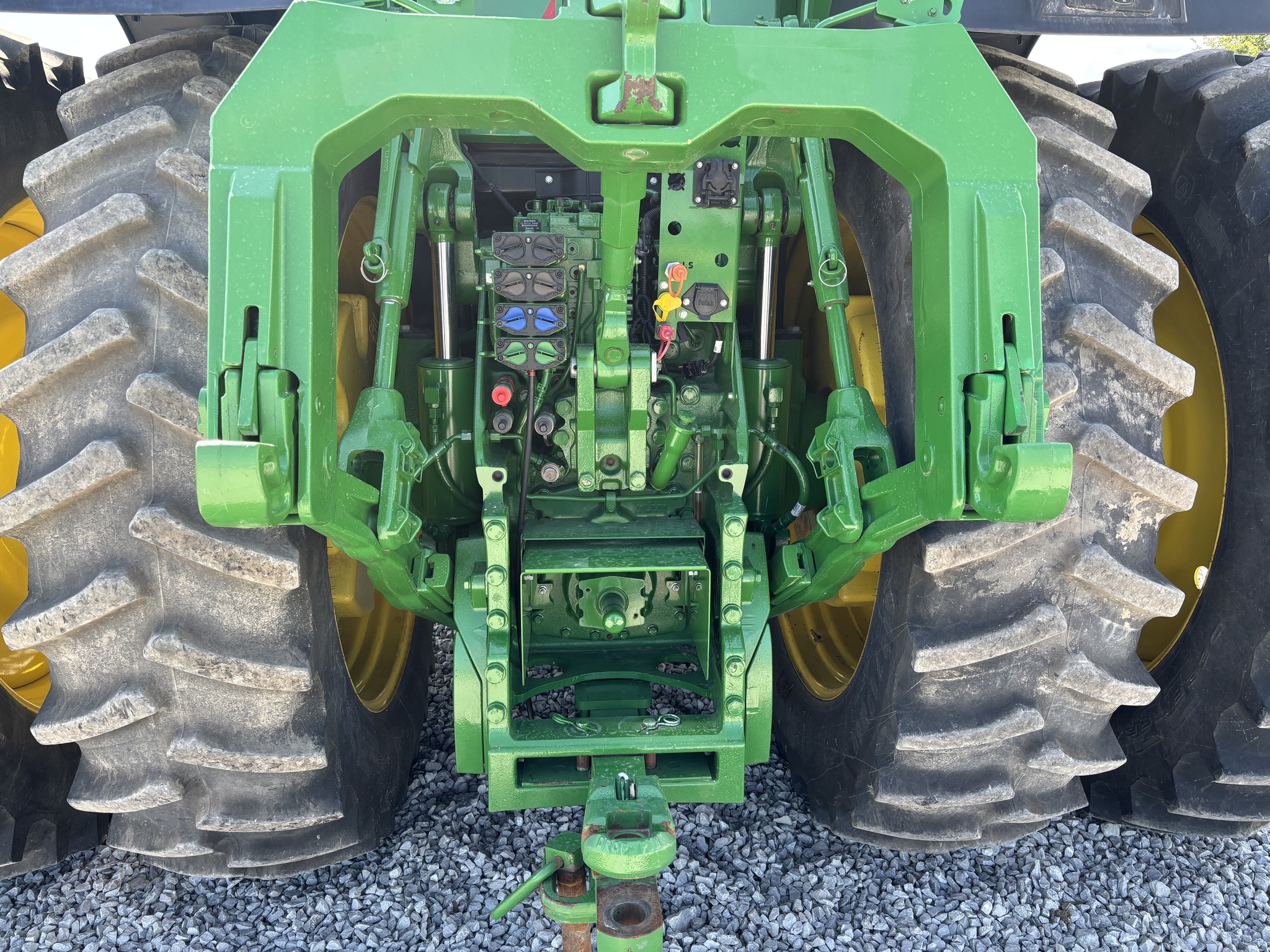 2020 John Deere 8R 370 Image 11
