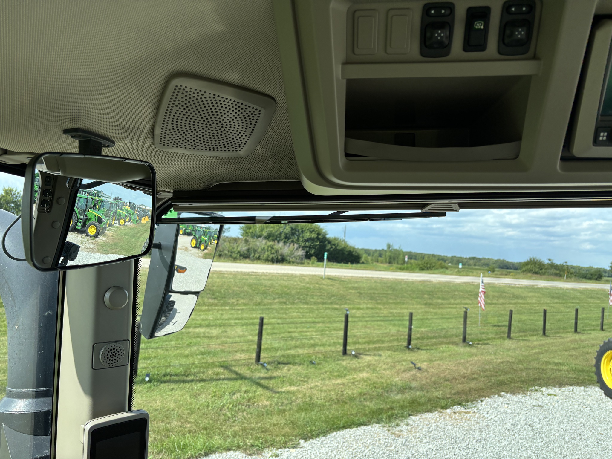 2020 John Deere 8R 370 Image 17