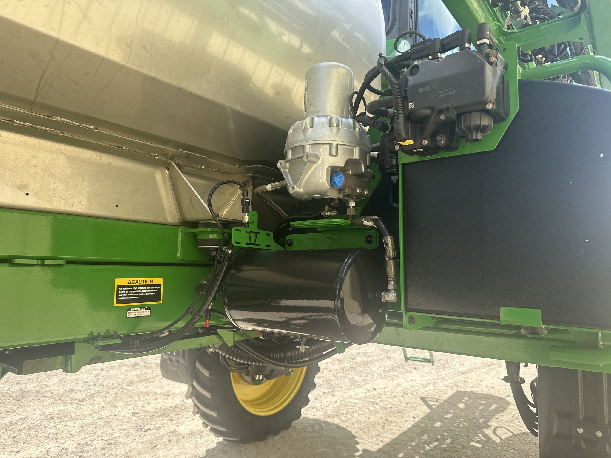 2024 John Deere 412R Image 31