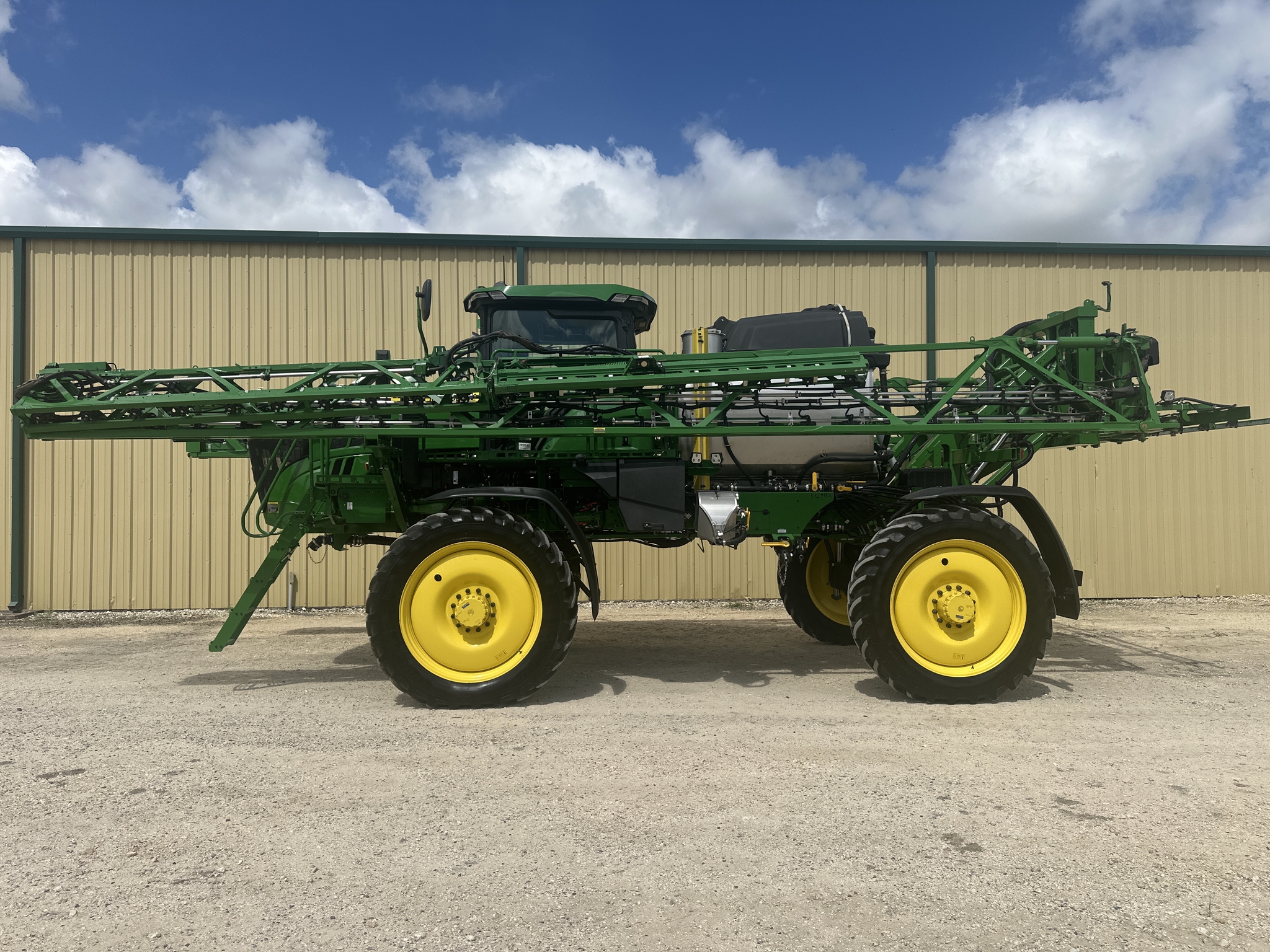 2024 John Deere 412R Image 1