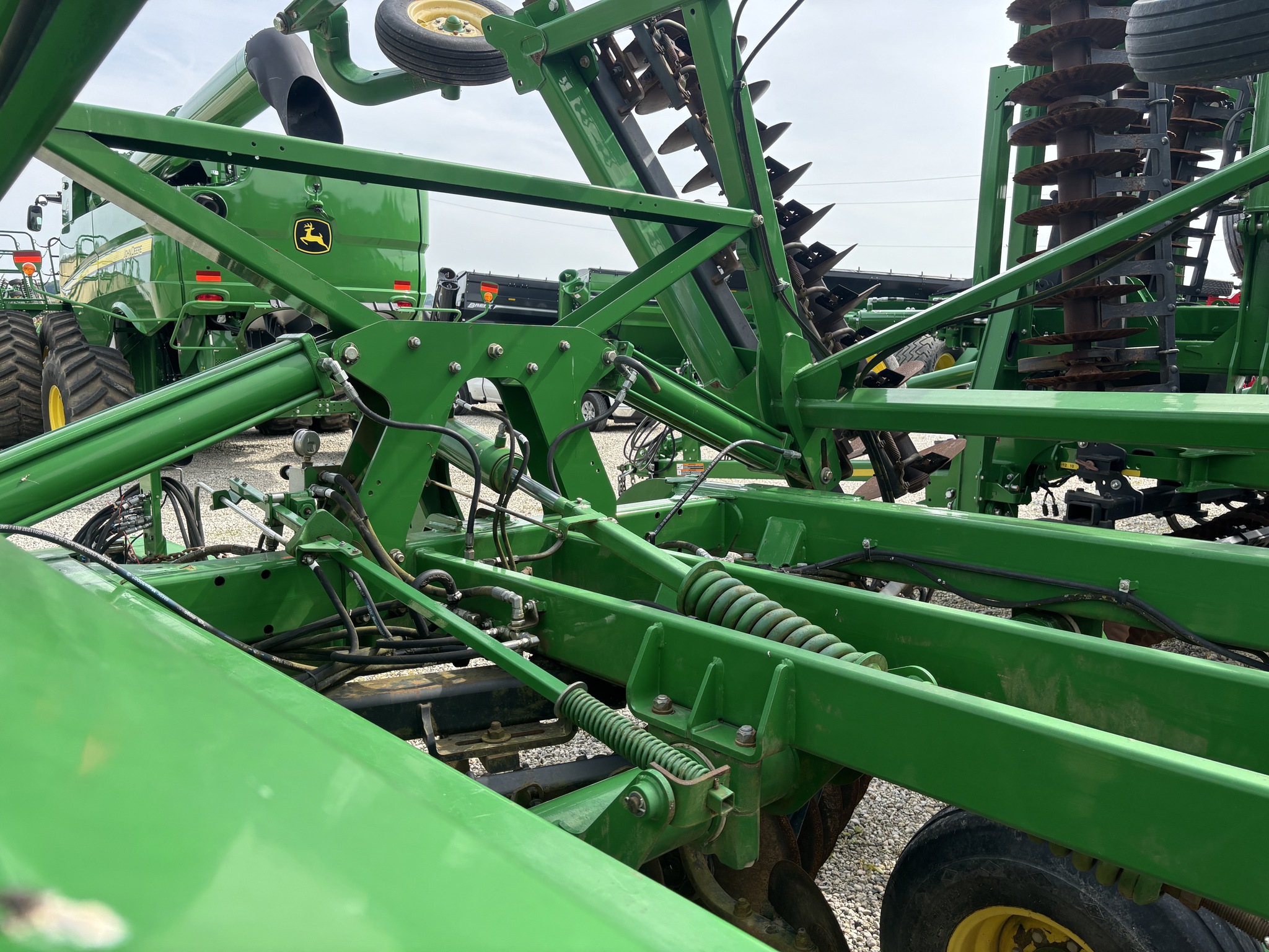 Used 2013 John Deere 2623VT Vertical Tillage at Koenig Equipment in Urbana, OH - PhotoXL9