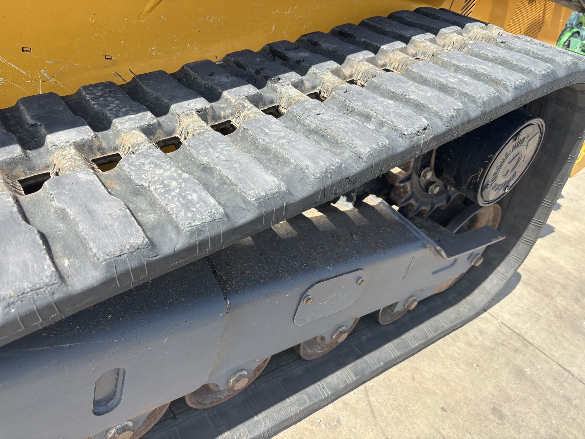 2023 John Deere 325G Image 18