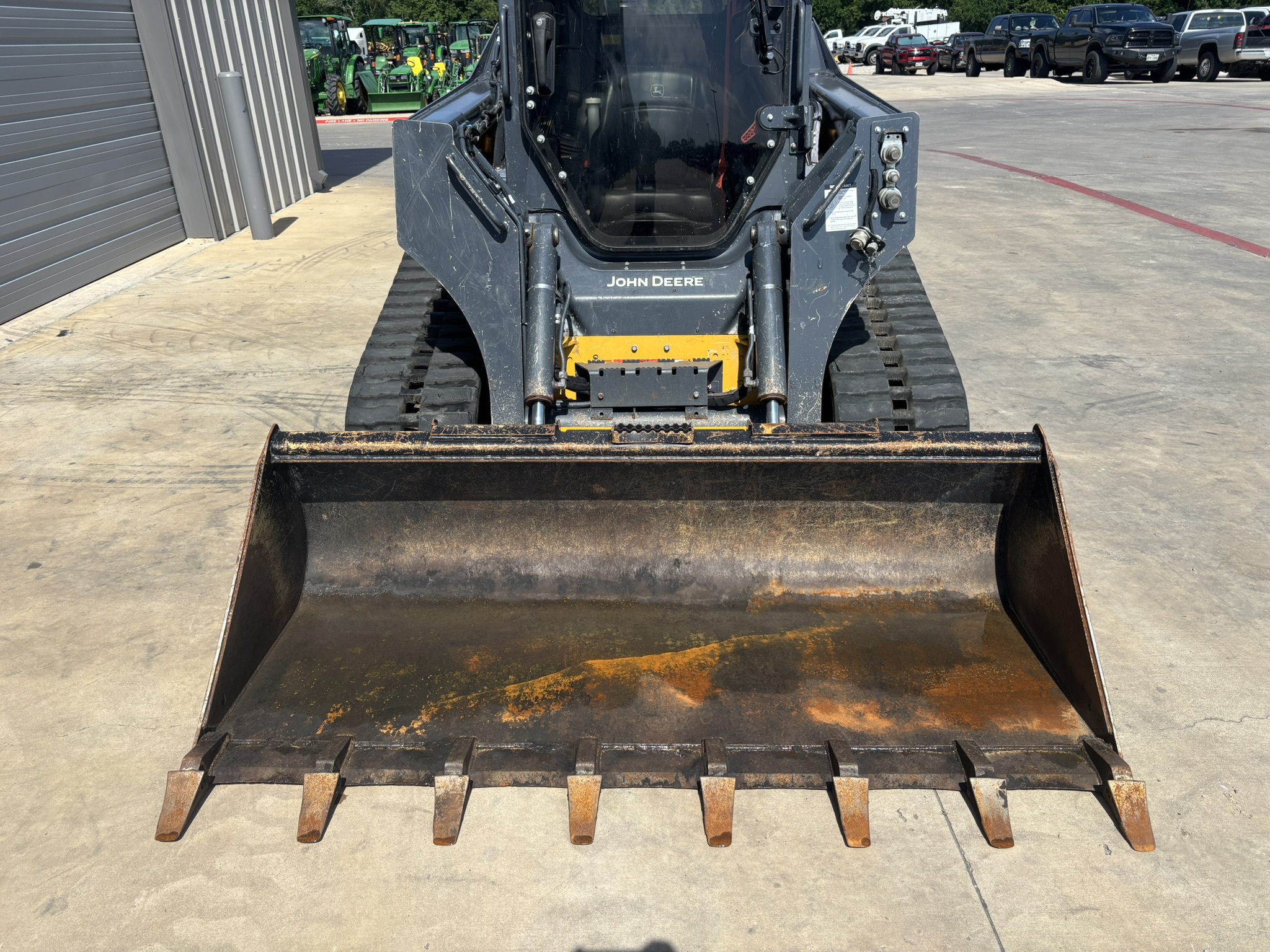 2023 John Deere 325G Image 8