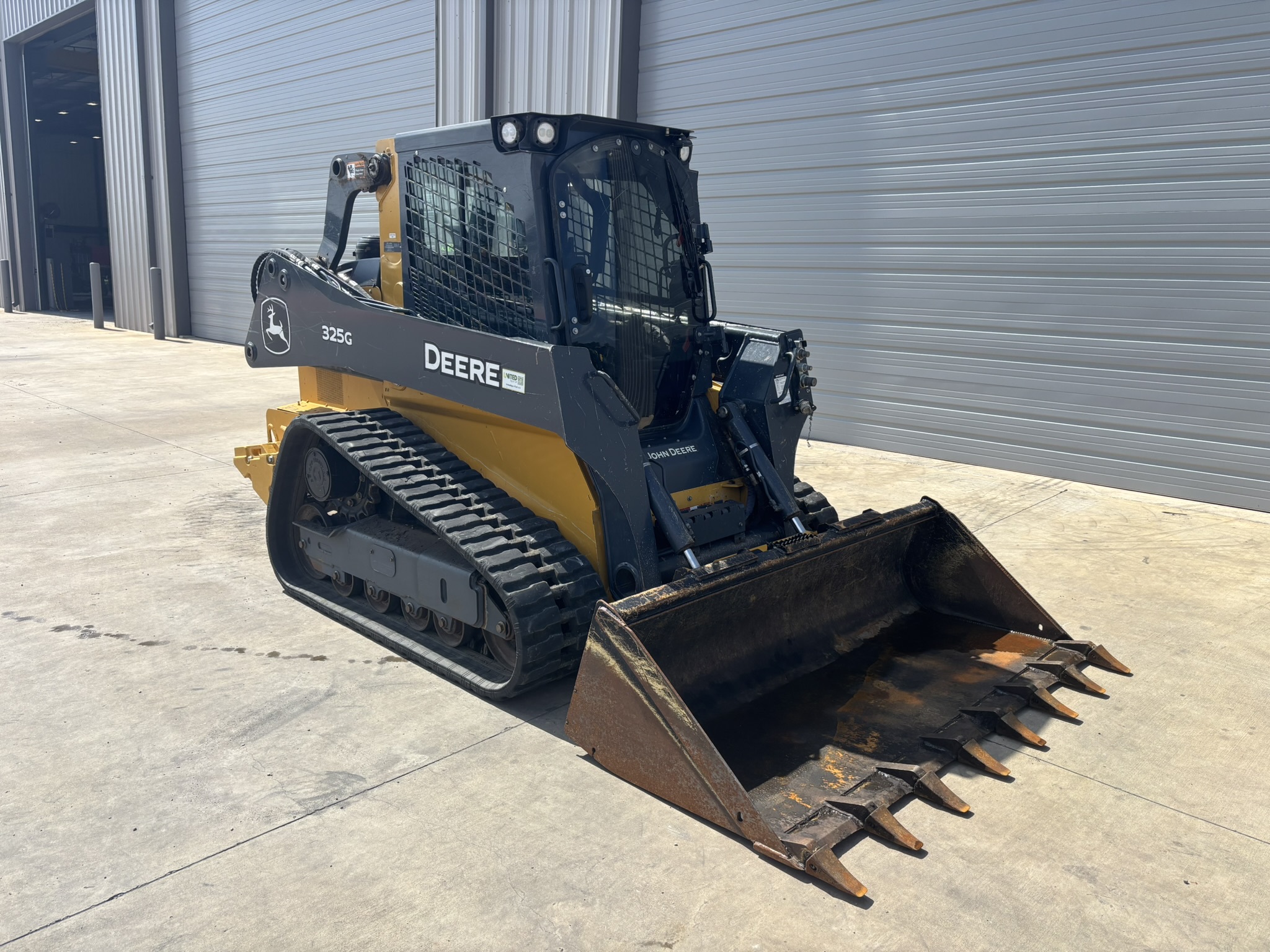 2023 John Deere 325G Image 5