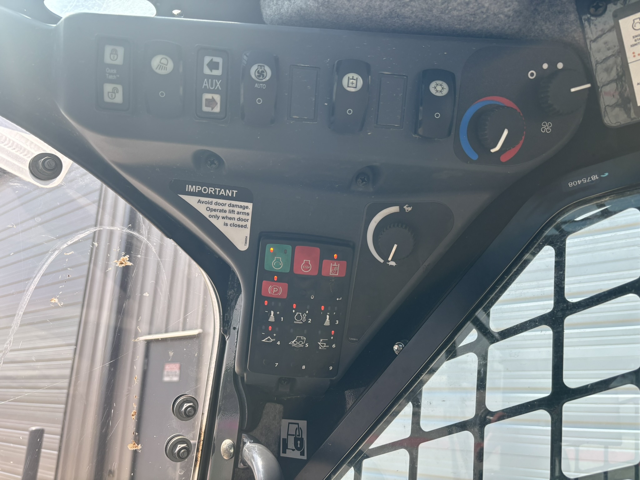 2023 John Deere 325G Image 12