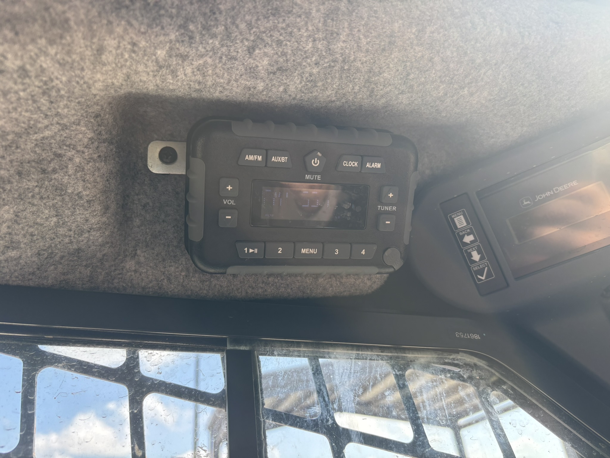2023 John Deere 325G Image 13