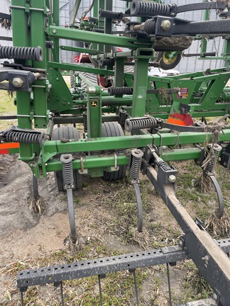 2012 John Deere 2210 - Photo13