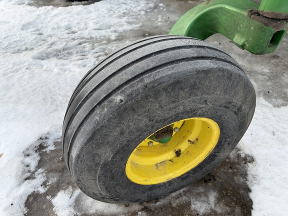 2012 John Deere 2210 - Photo8