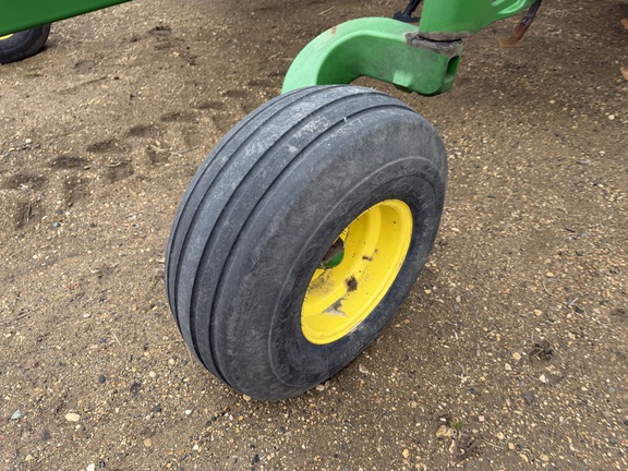 2012 John Deere 2210 - Photo6