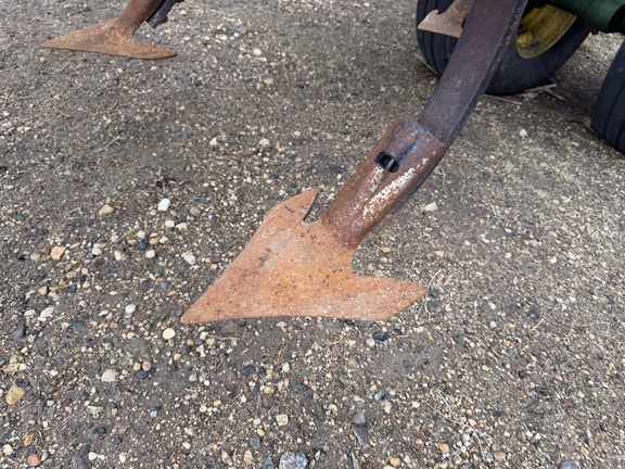 2012 John Deere 2210 - Photo11