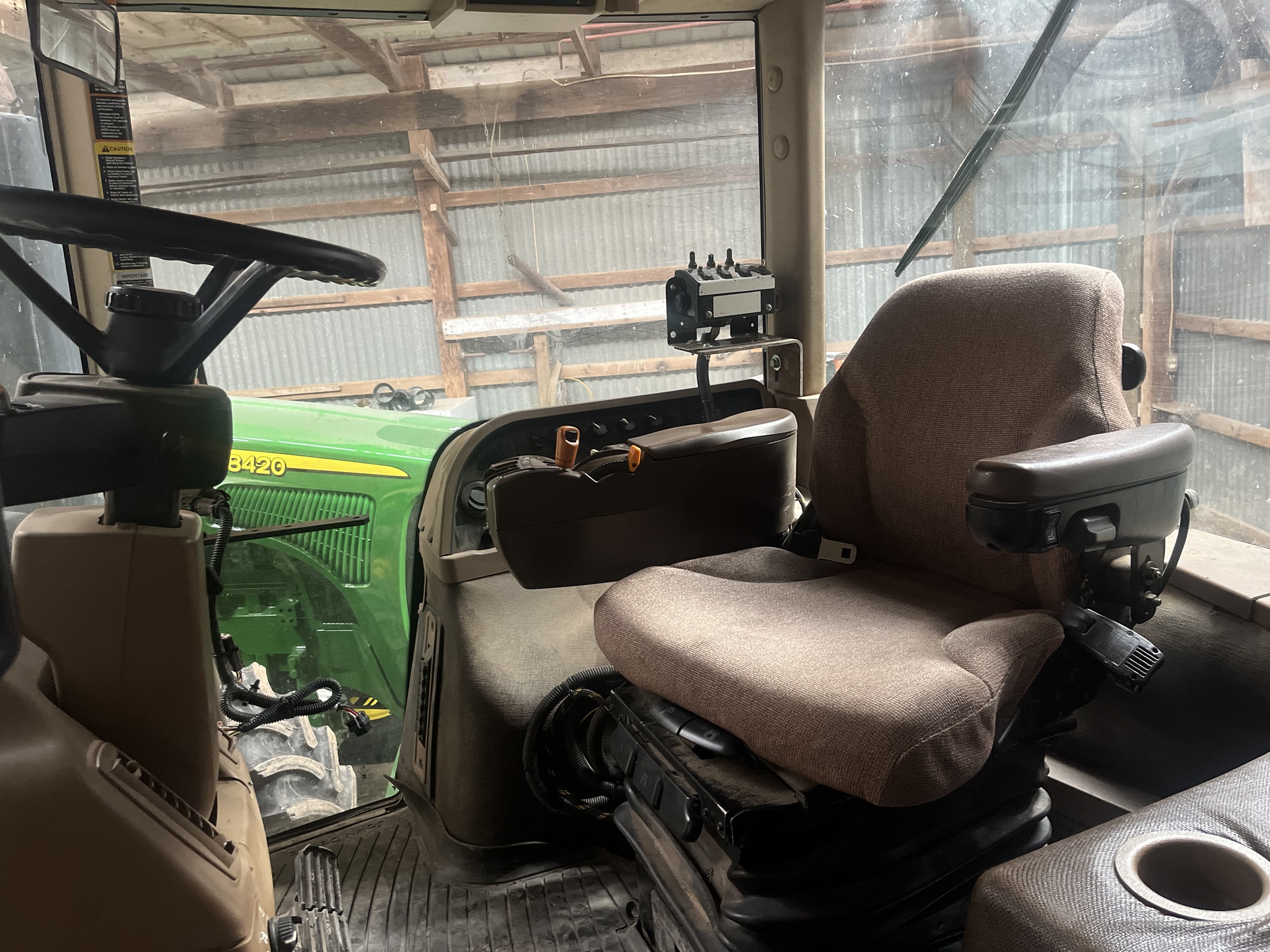 2003 John Deere 7420 Image 5