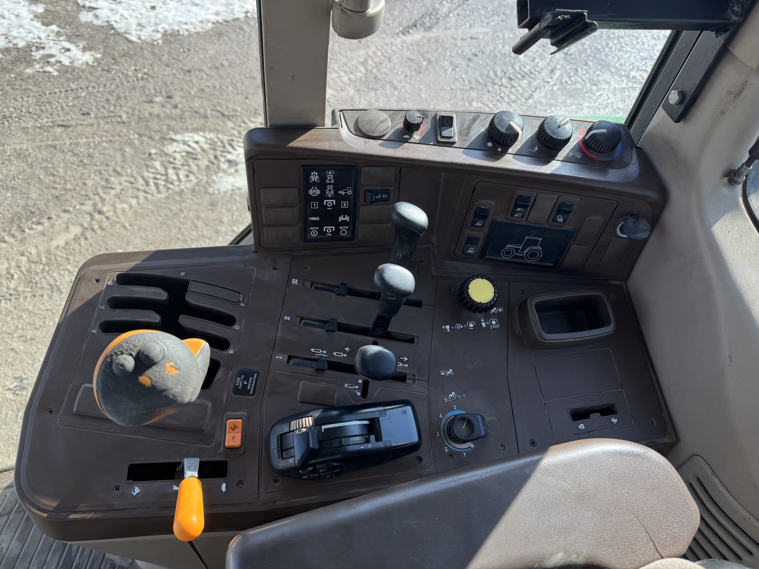 2003 John Deere 7420 Image 6