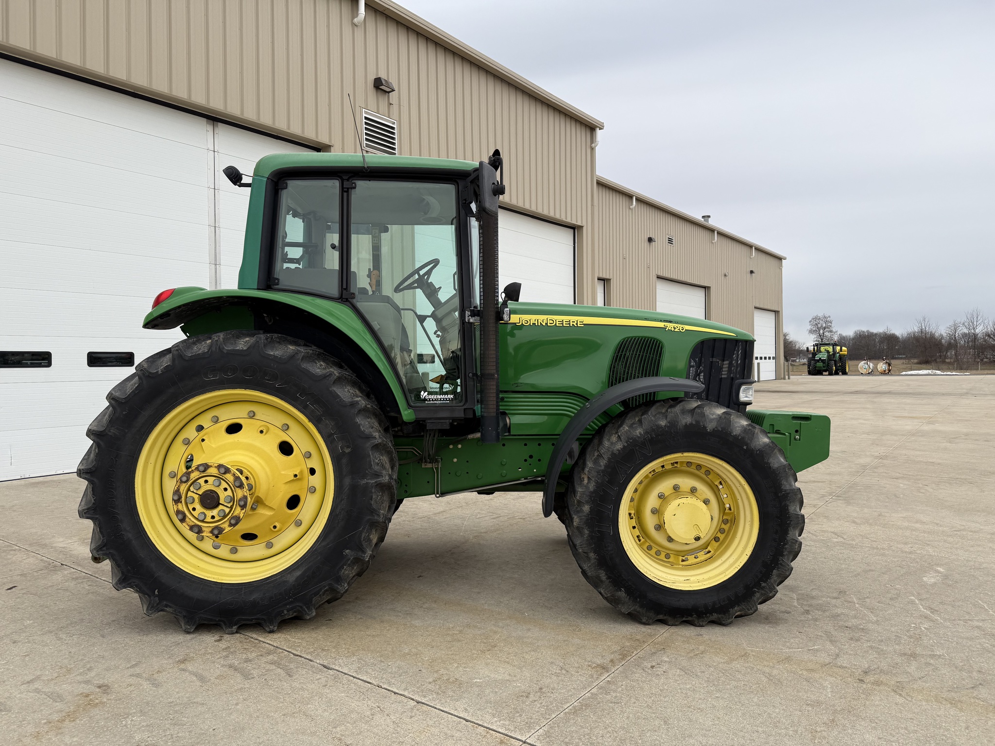 2003 John Deere 7420 Image 2