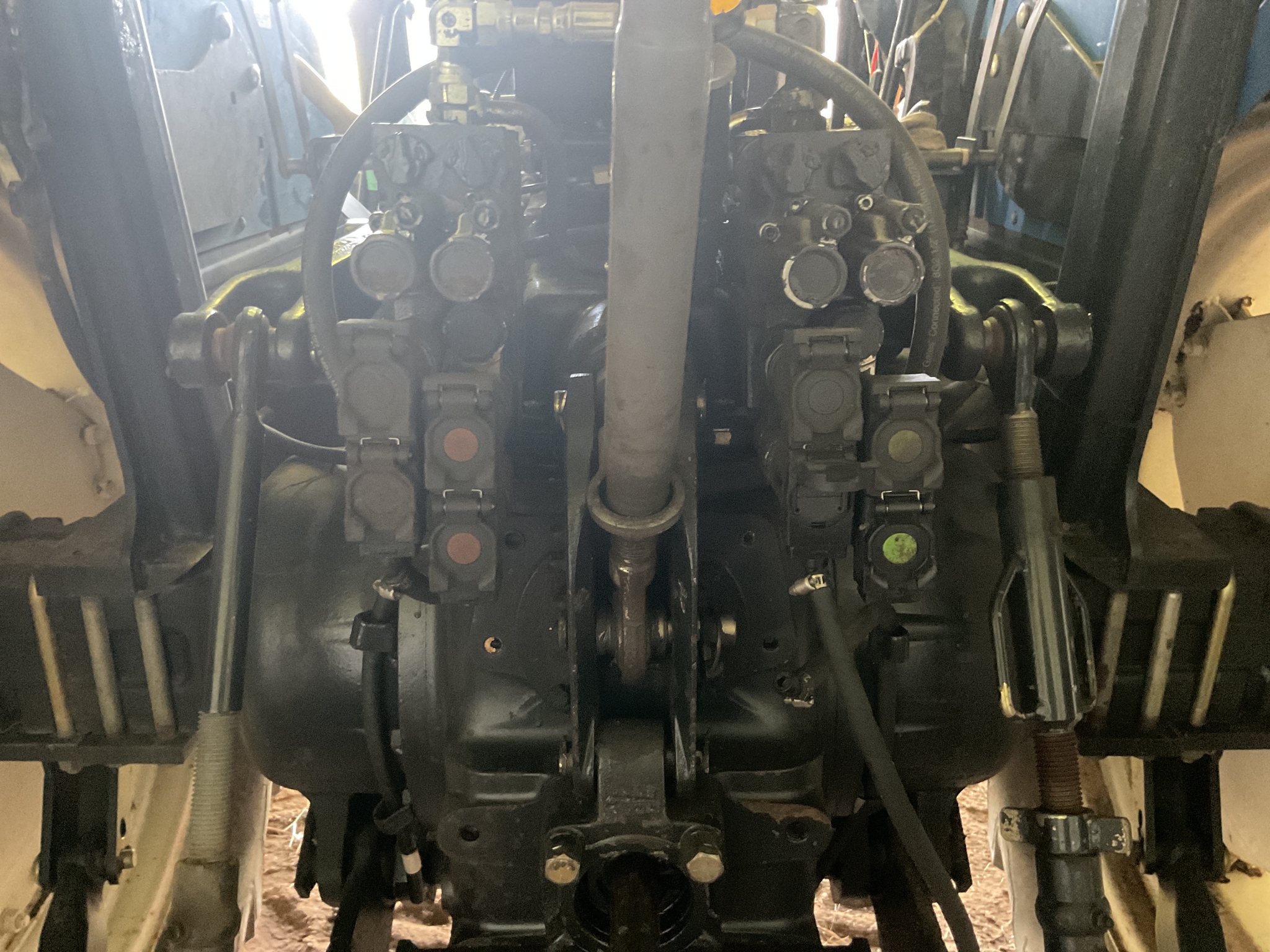 2007 New Holland TB120 Image 8