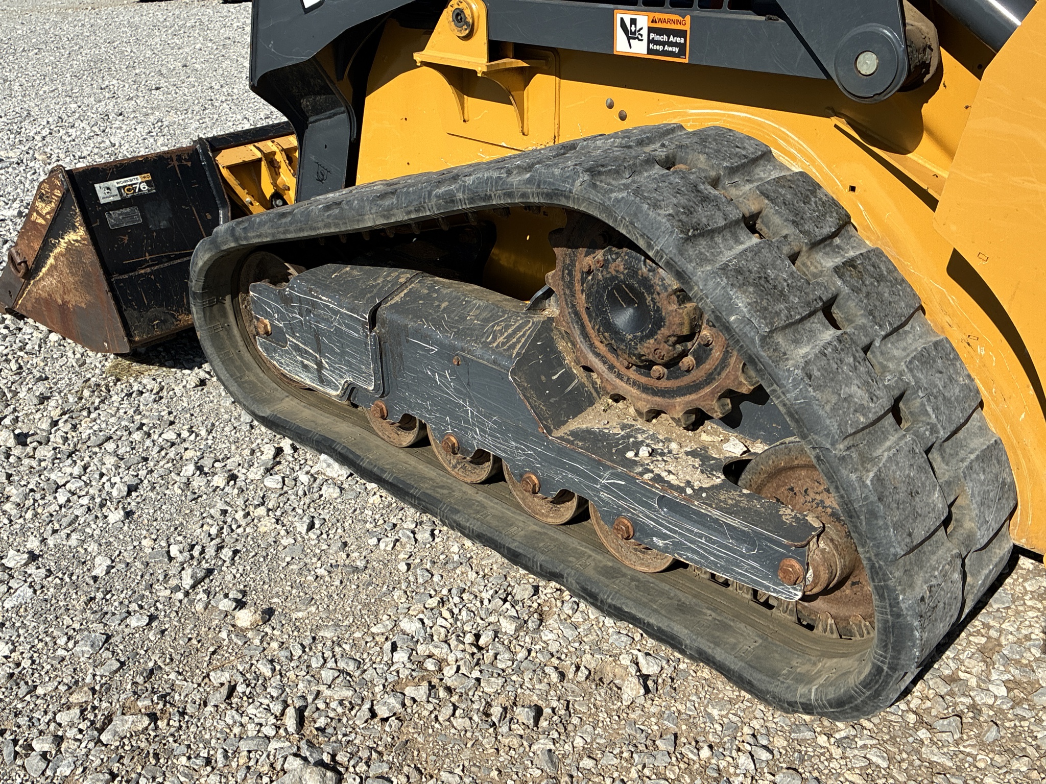 2019 John Deere 317G Image 12