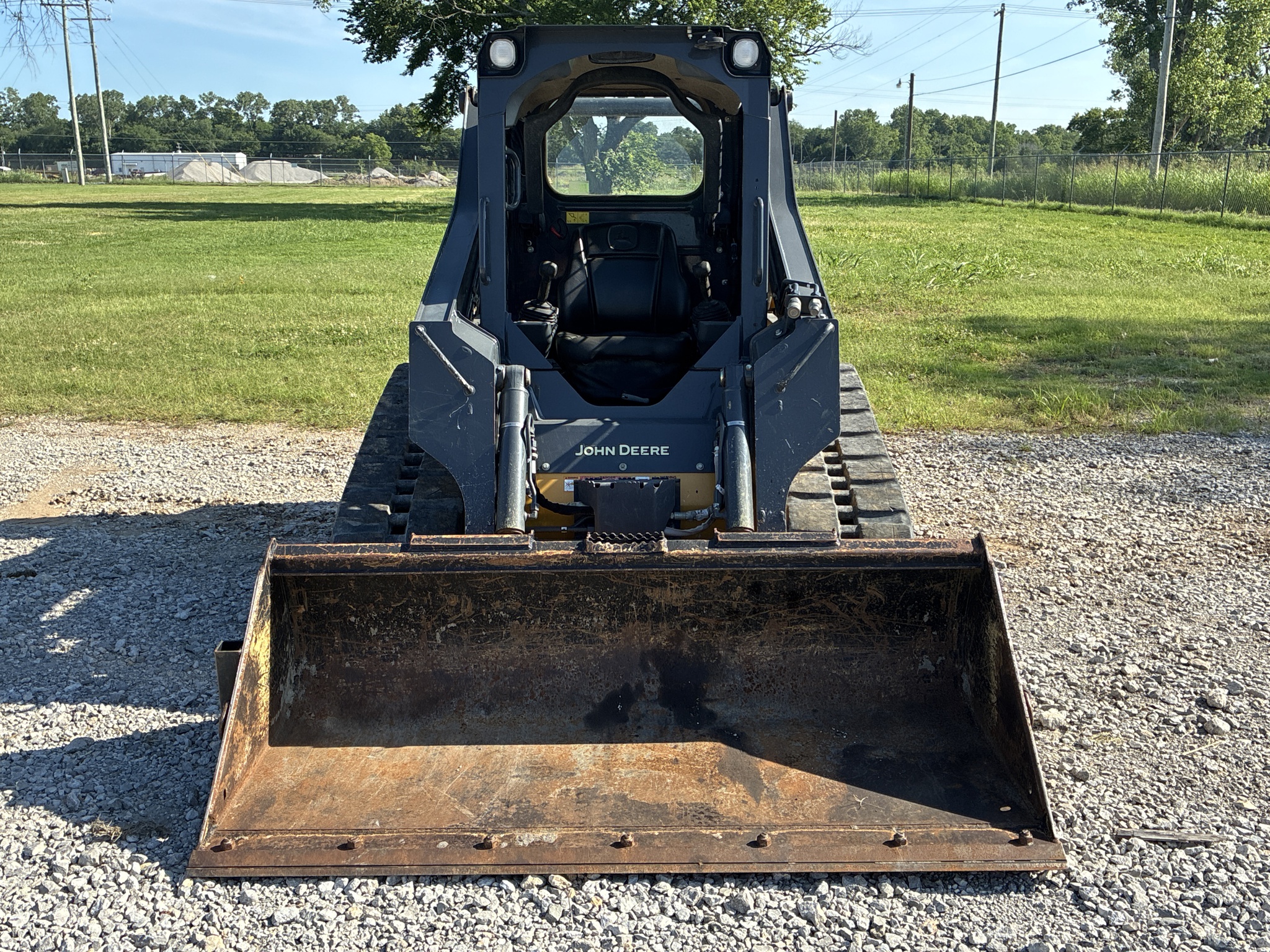 2019 John Deere 317G Image 8