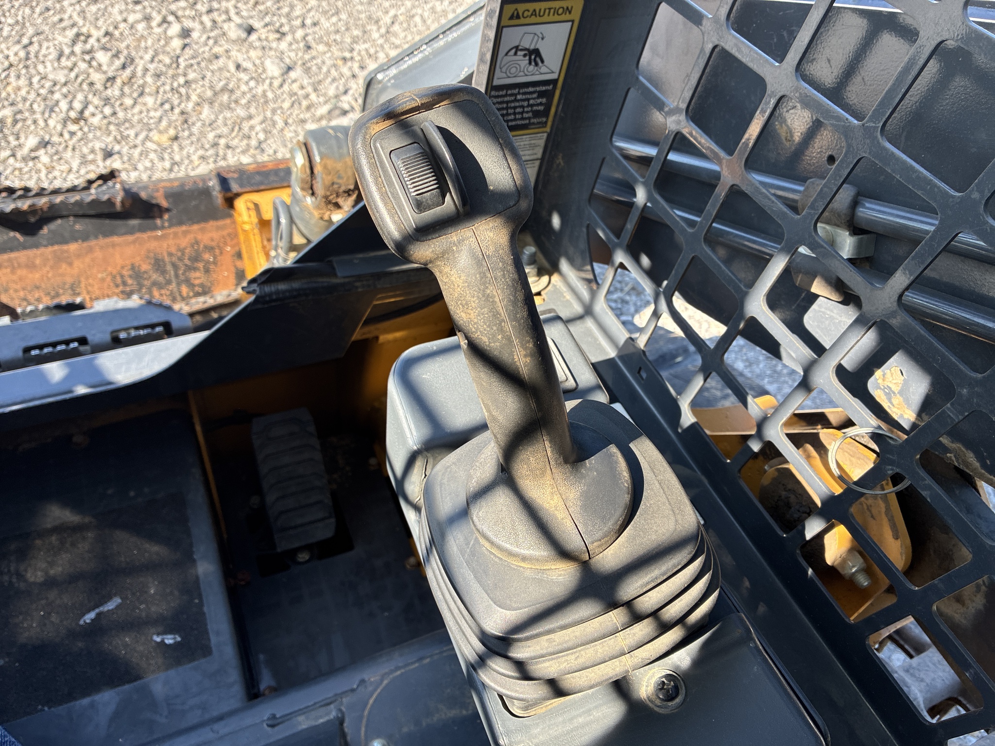 2019 John Deere 317G Image 22