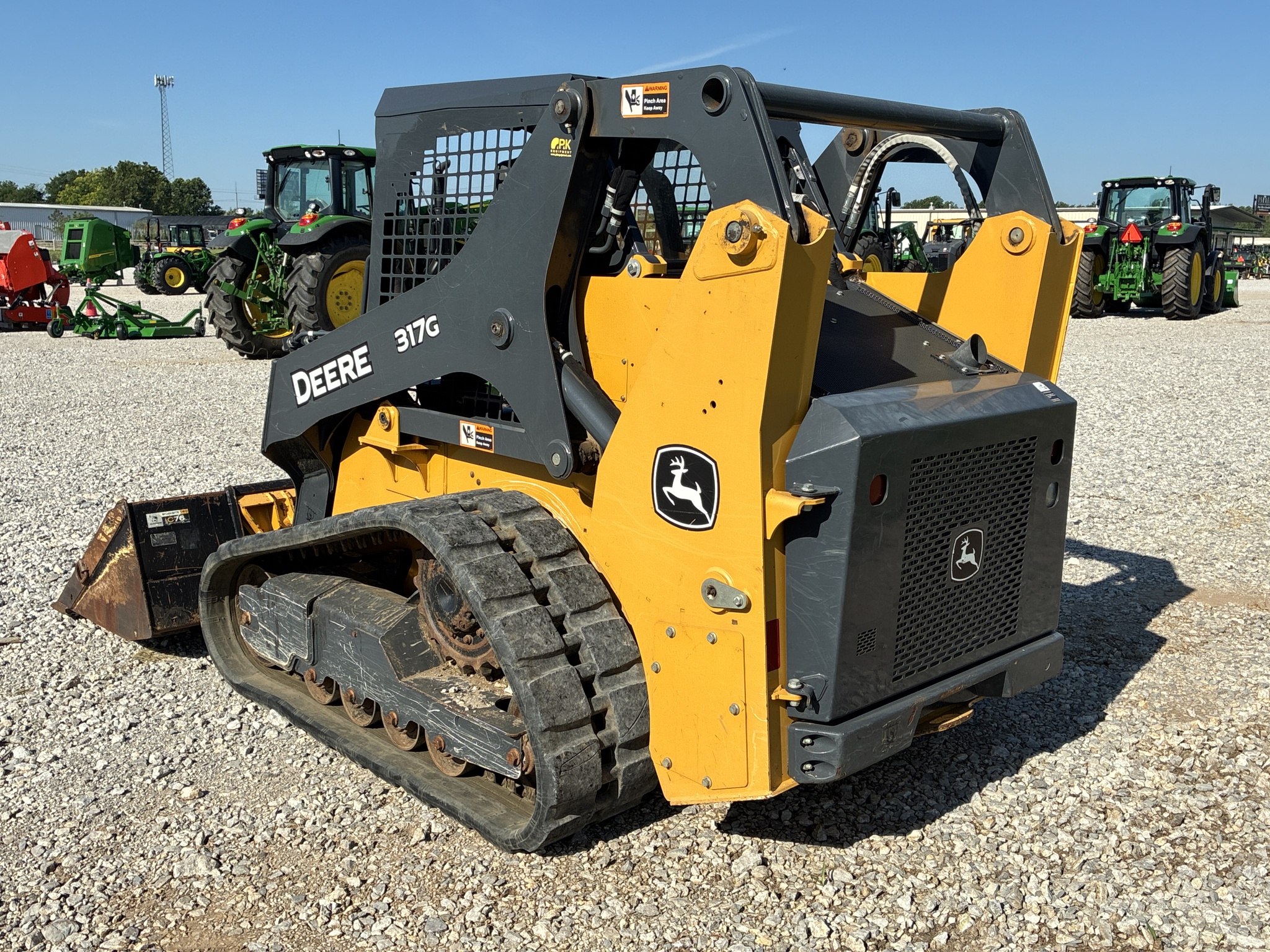 2019 John Deere 317G Image 3