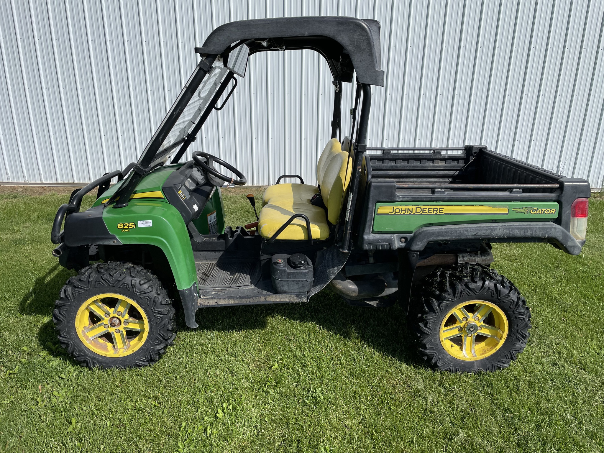 2012 John Deere XUV 825I GREEN Image 1