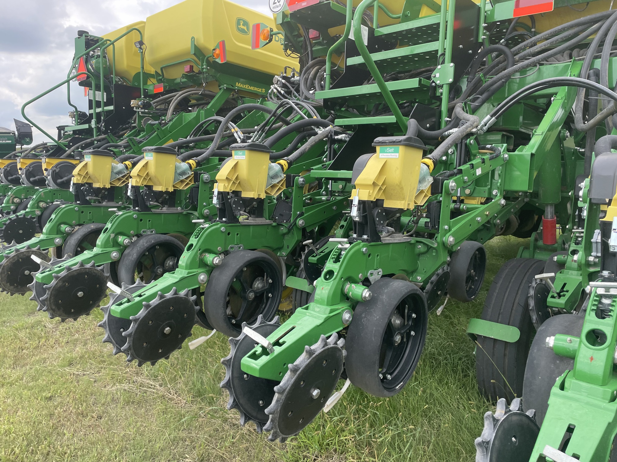 2023 John Deere 1795 Image 6
