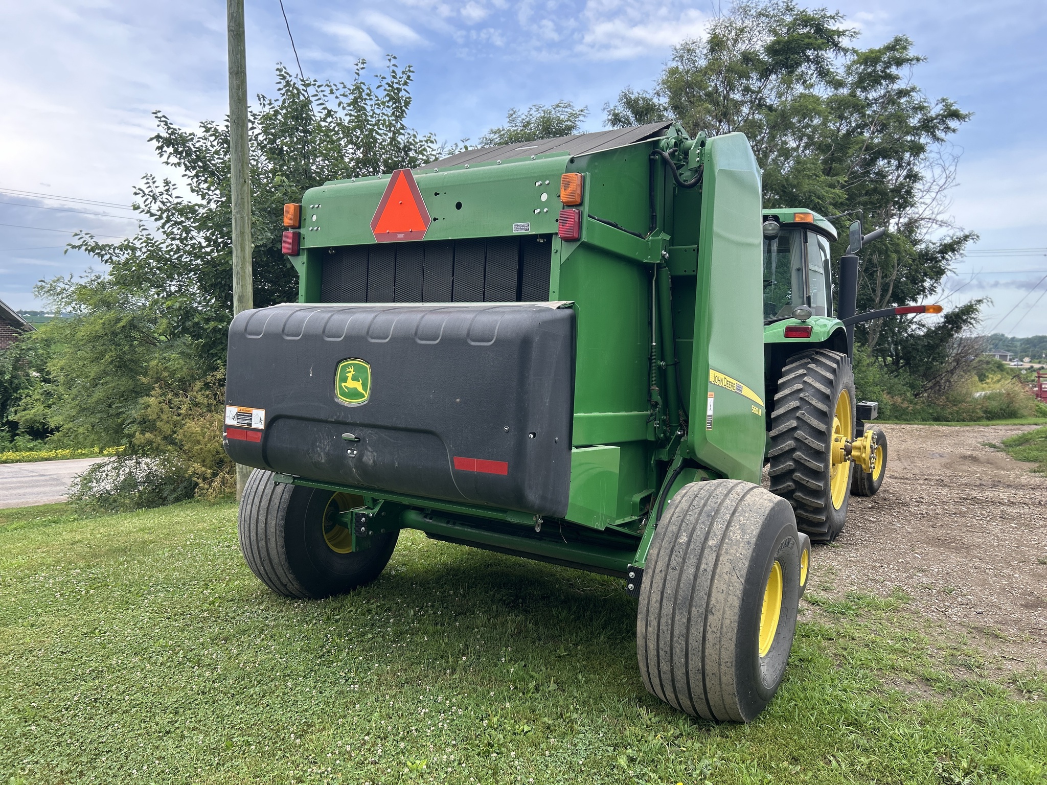 2018 John Deere 560M Image 3