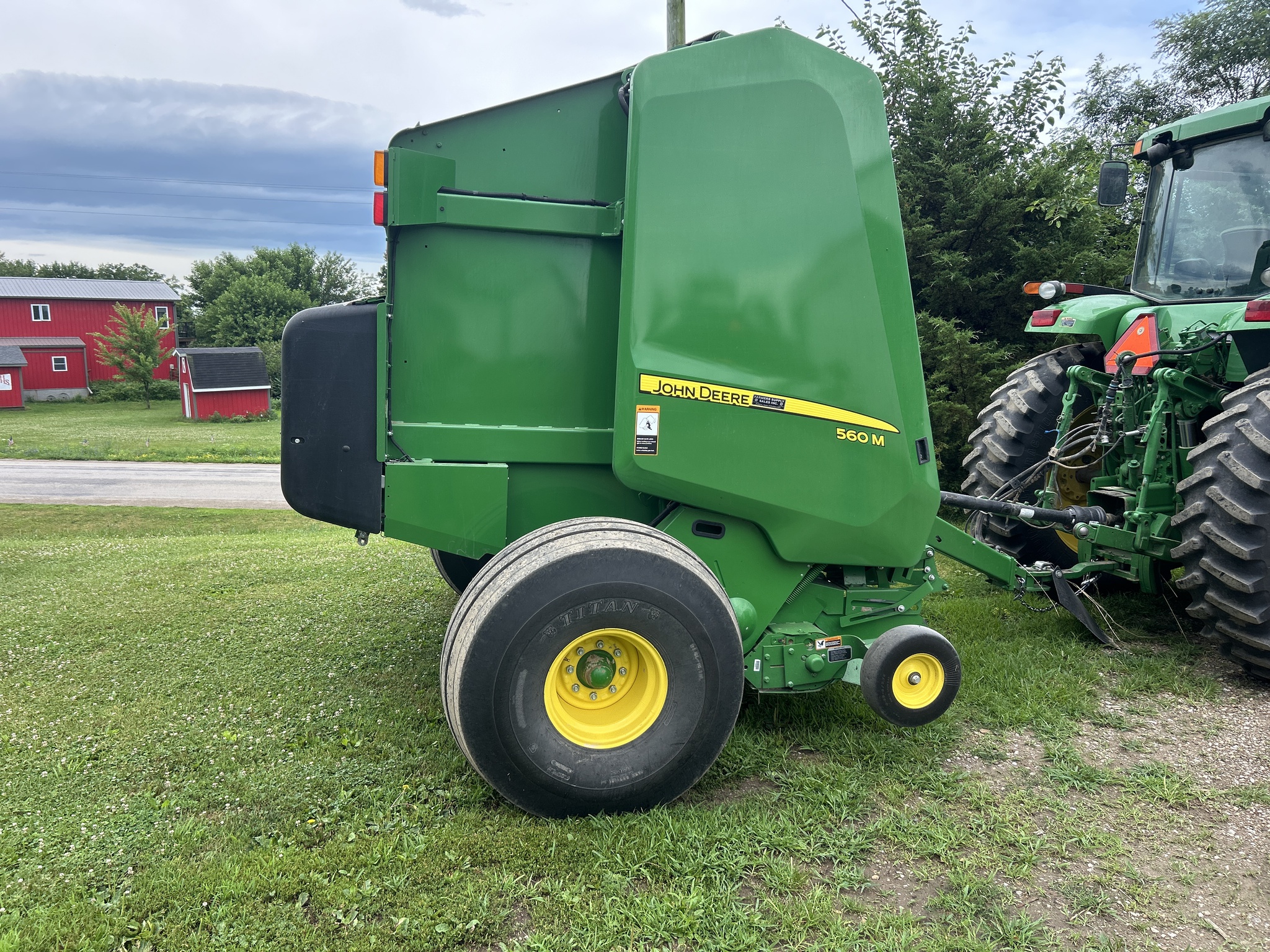 2018 John Deere 560M Image 2