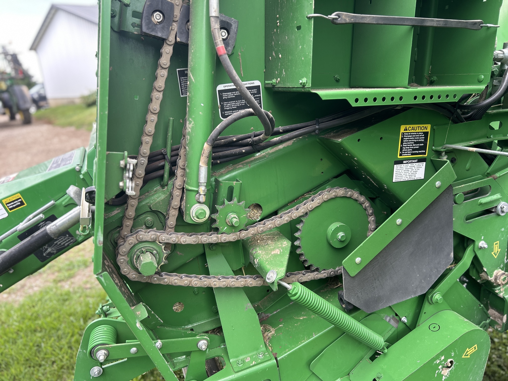 2018 John Deere 560M Image 11
