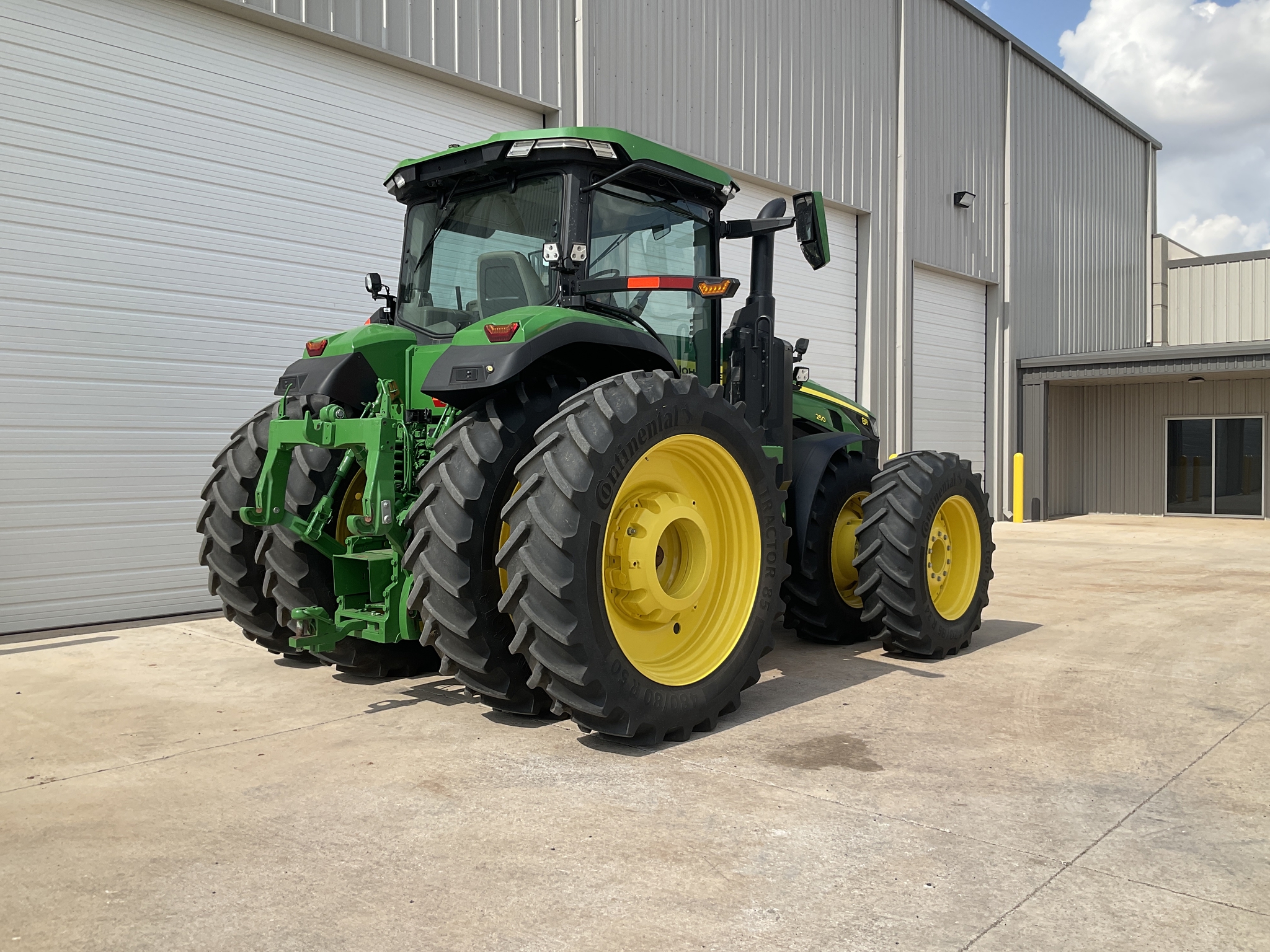 2024 John Deere 8R 250 Image 9