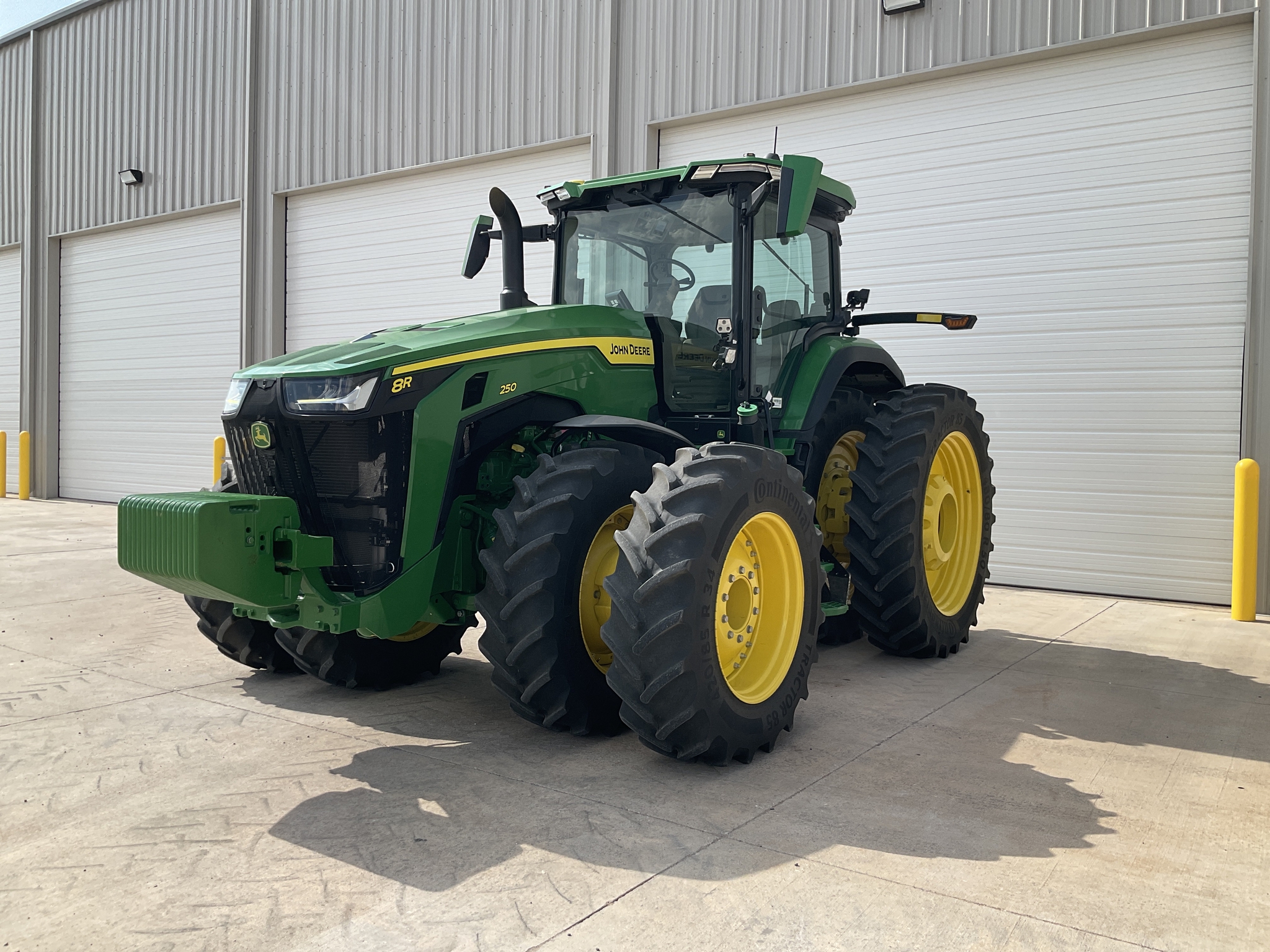 2024 John Deere 8R 250 Image 4
