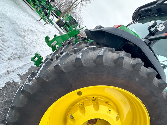 2025 John-Deere 8R 280