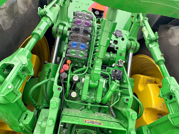 2025 John-Deere 8R 280