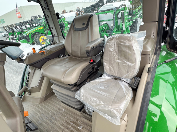 2025 John-Deere 8R 280