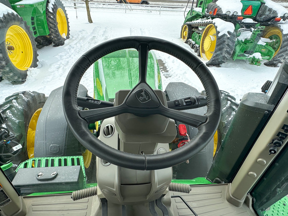 2025 John-Deere 8R 280