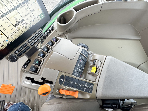 2025 John-Deere 8R 280