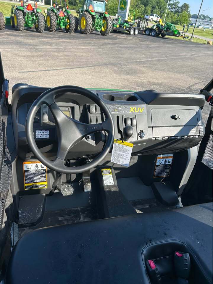 2025 John Deere 560E Image 6