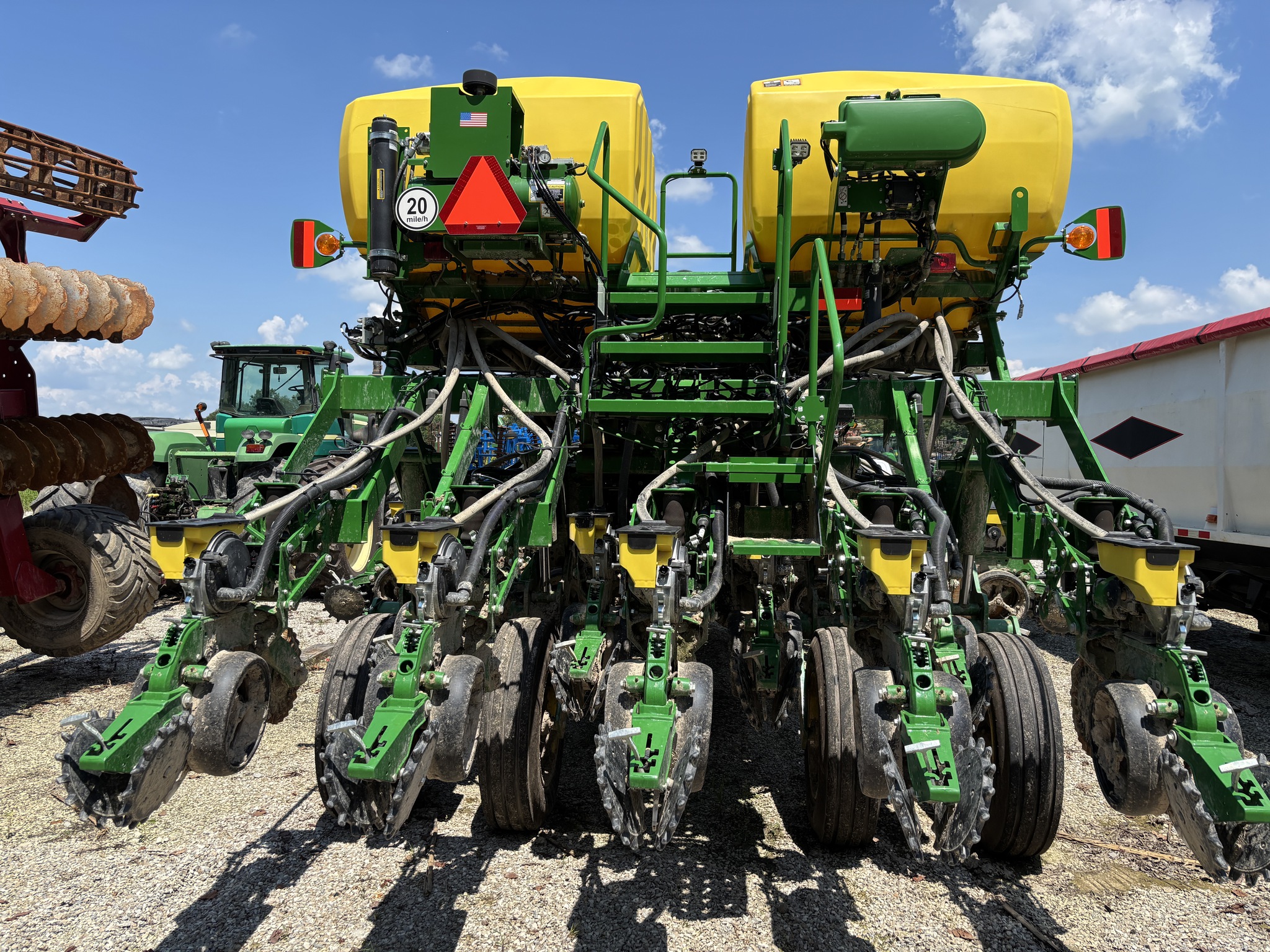 Used 2025 John Deere 1795 Planters: Drawn at Koenig Equipment in Greensburg, IN - PhotoXL4