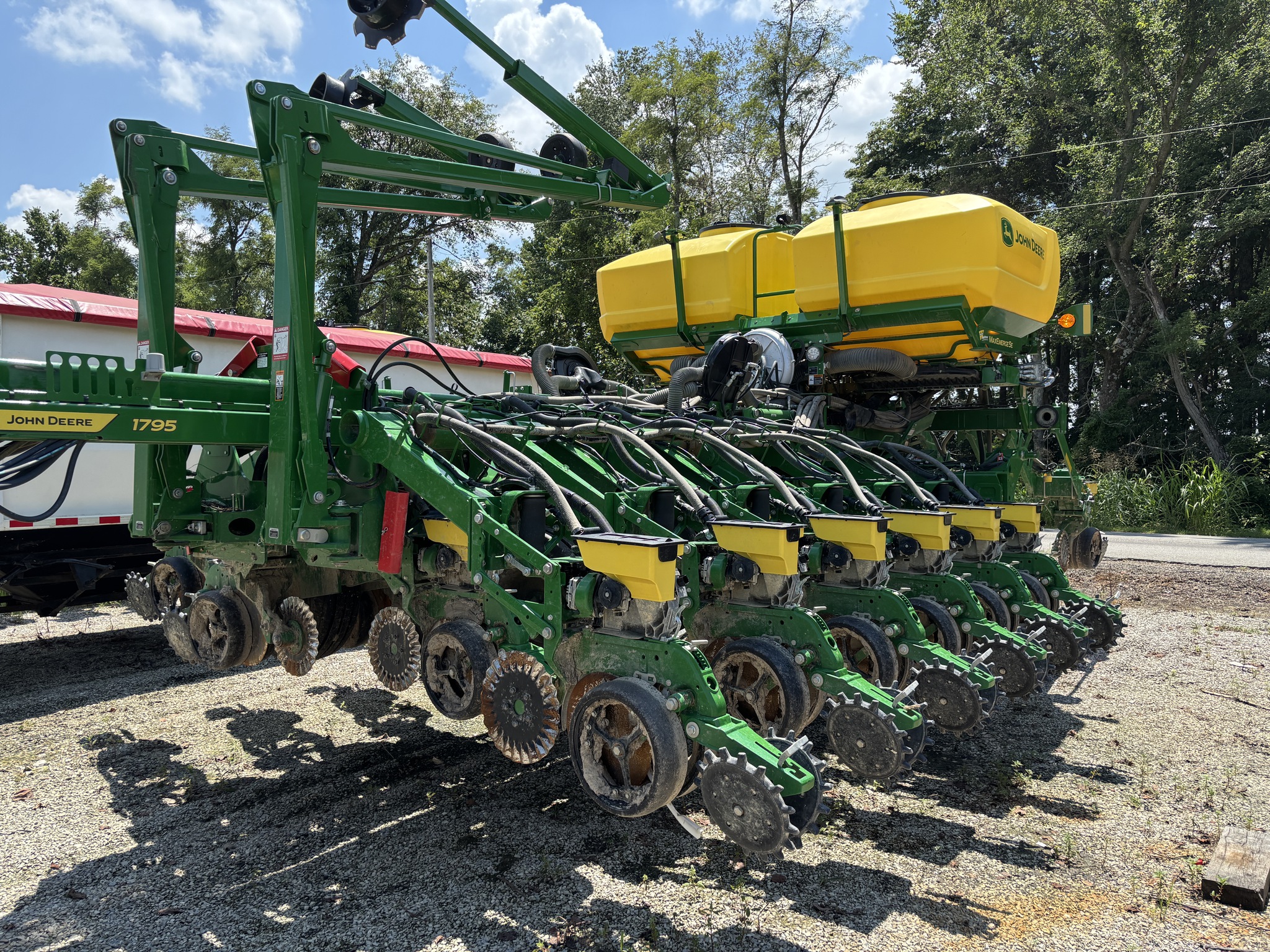 Used 2025 John Deere 1795 Planters: Drawn at Koenig Equipment in Greensburg, IN - PhotoXL2