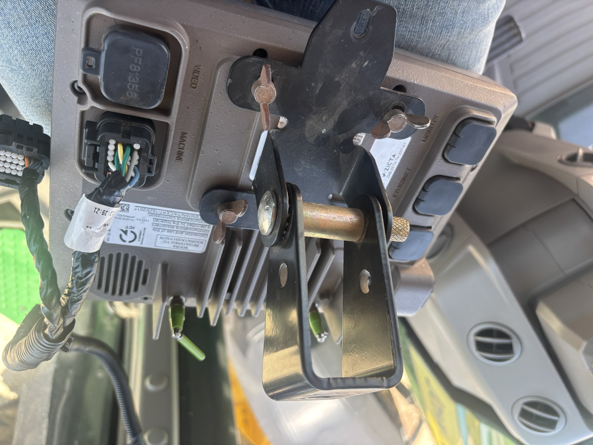 John Deere 4640 Image 12