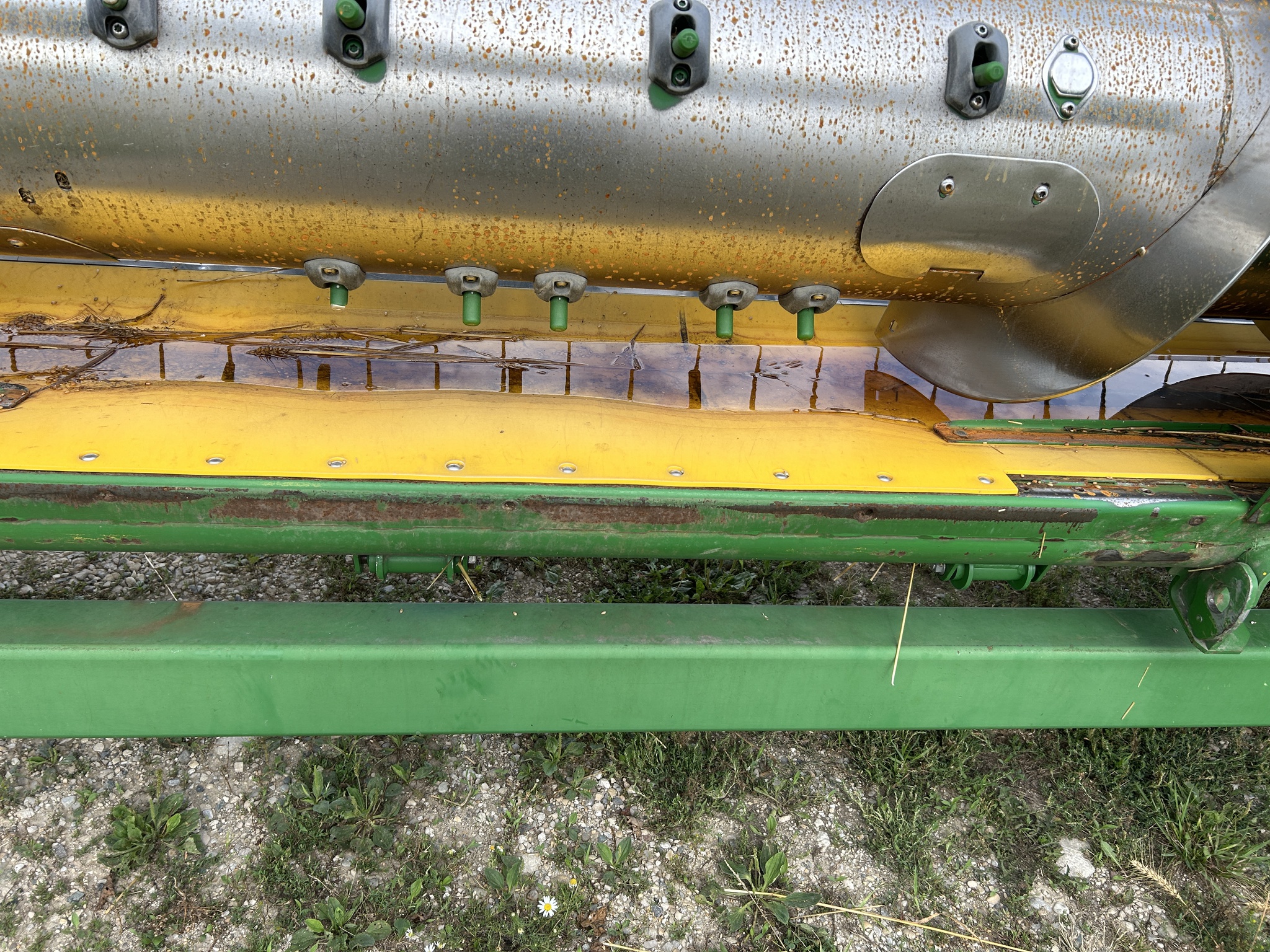 2011 John Deere 630F Image 4