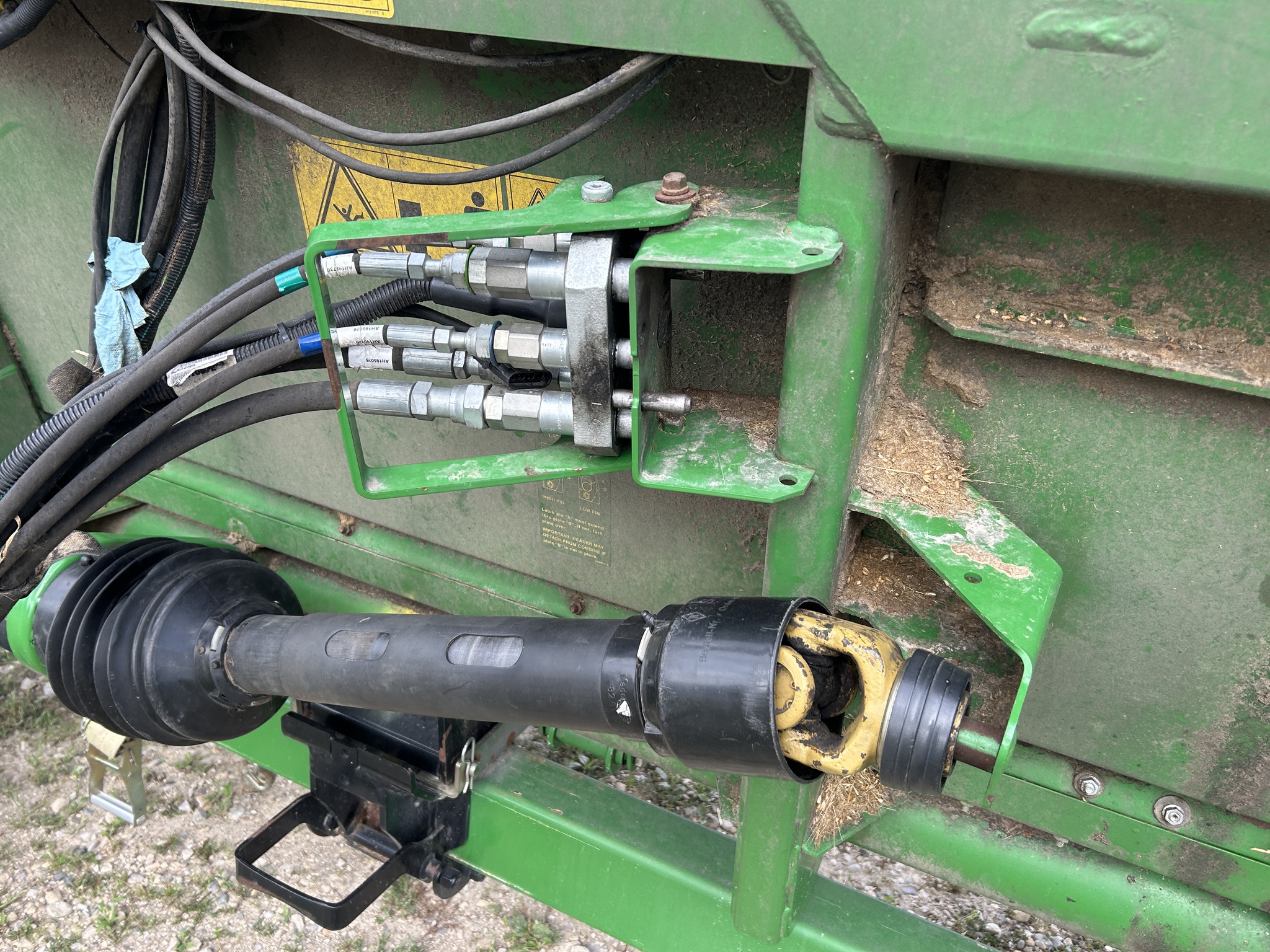 2011 John Deere 630F Image 5