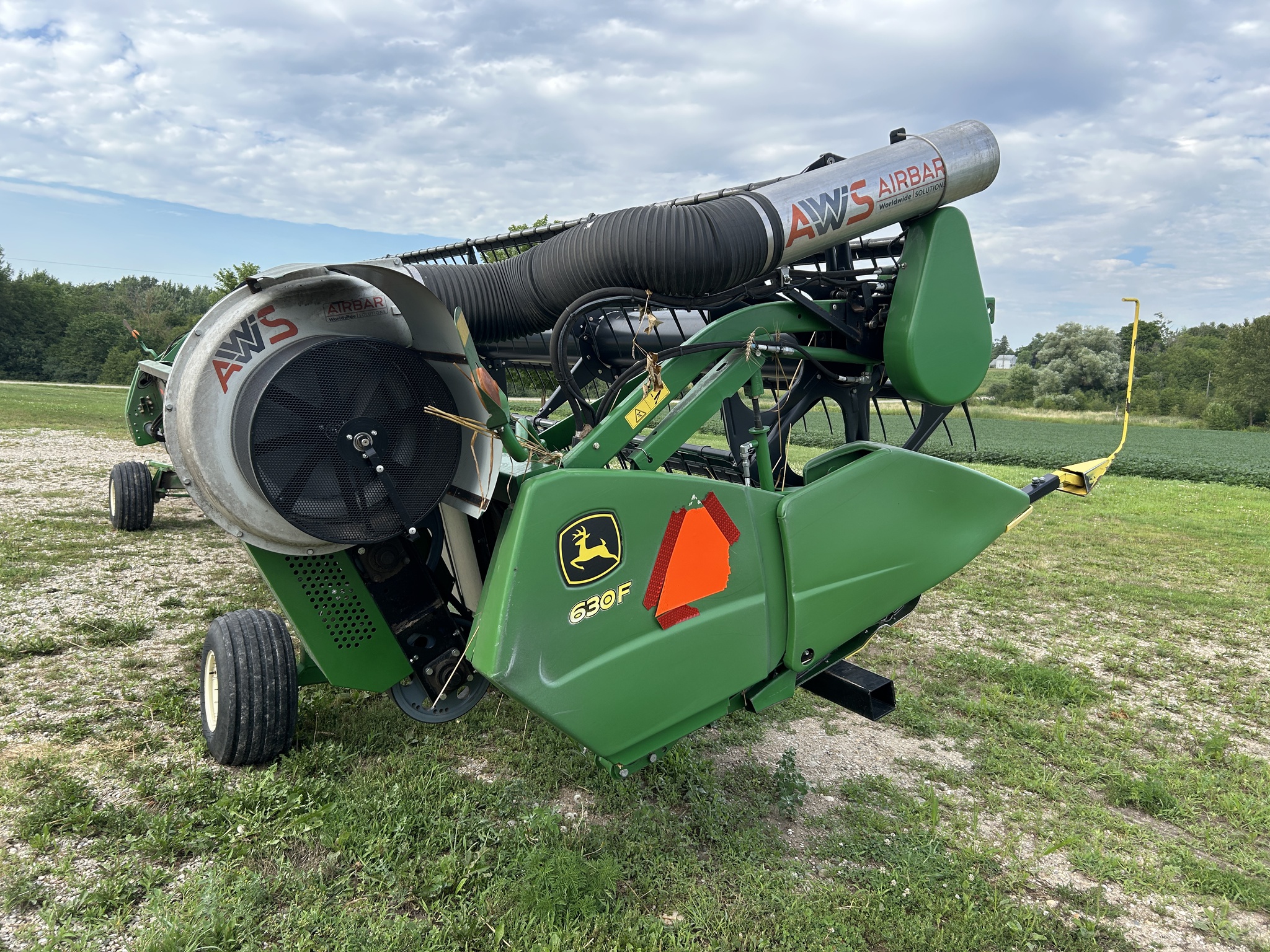 2011 John Deere 630F Image 1