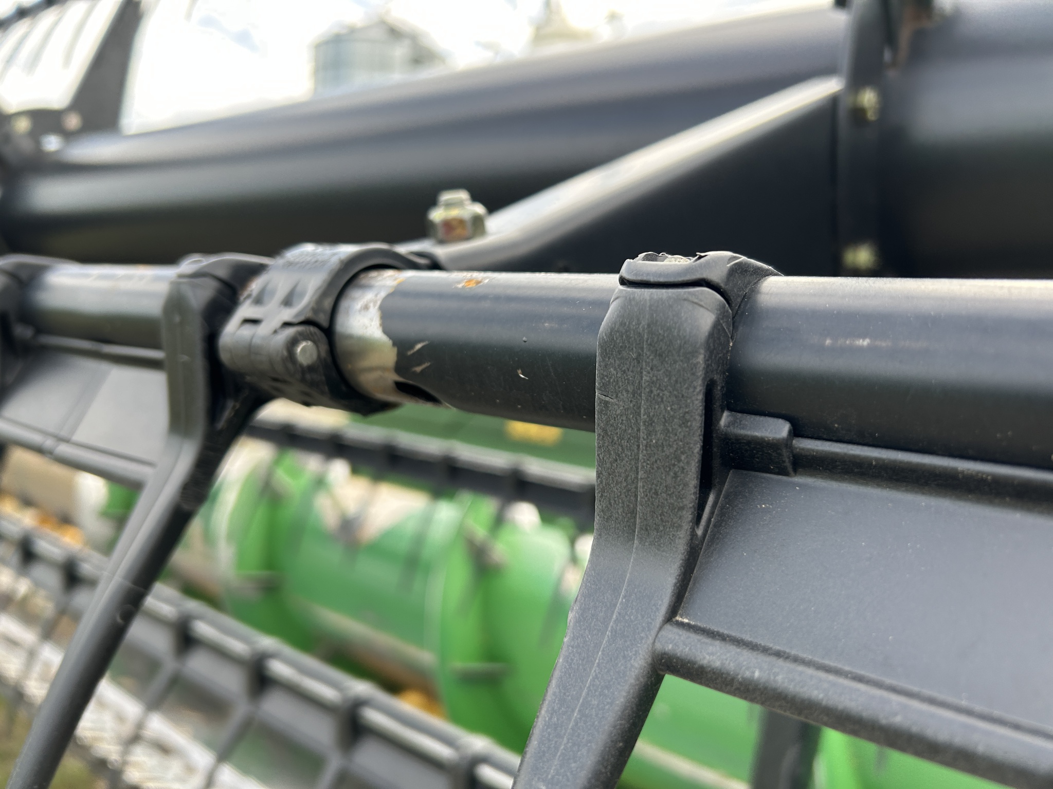 2011 John Deere 630F Image 10