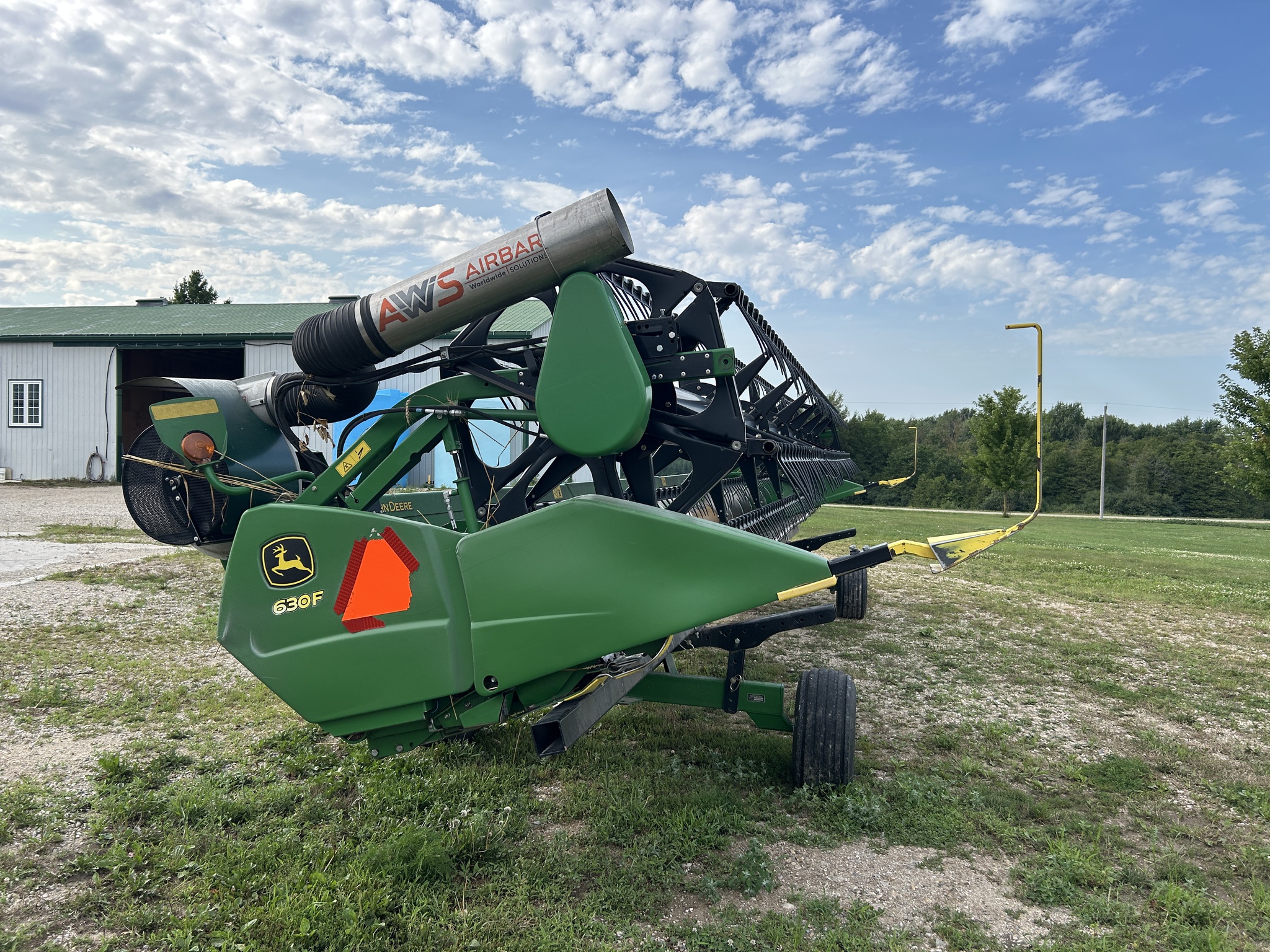 2011 John Deere 630F Image 15