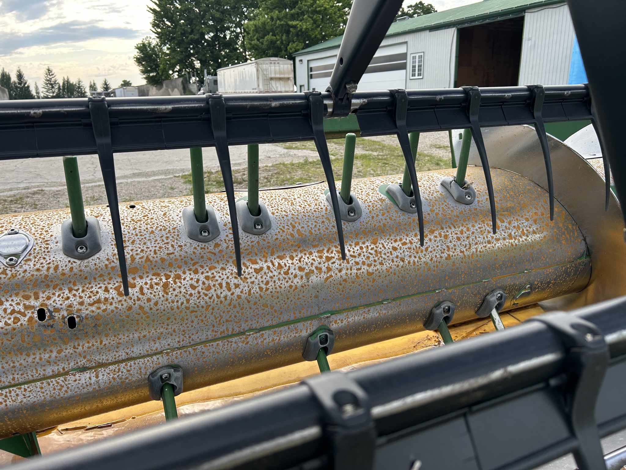 2011 John Deere 630F Image 20