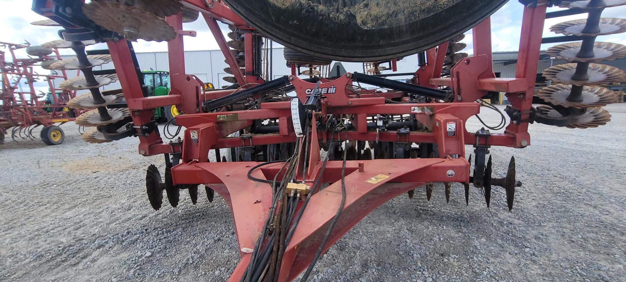 2010 Case IH 330 Image 9