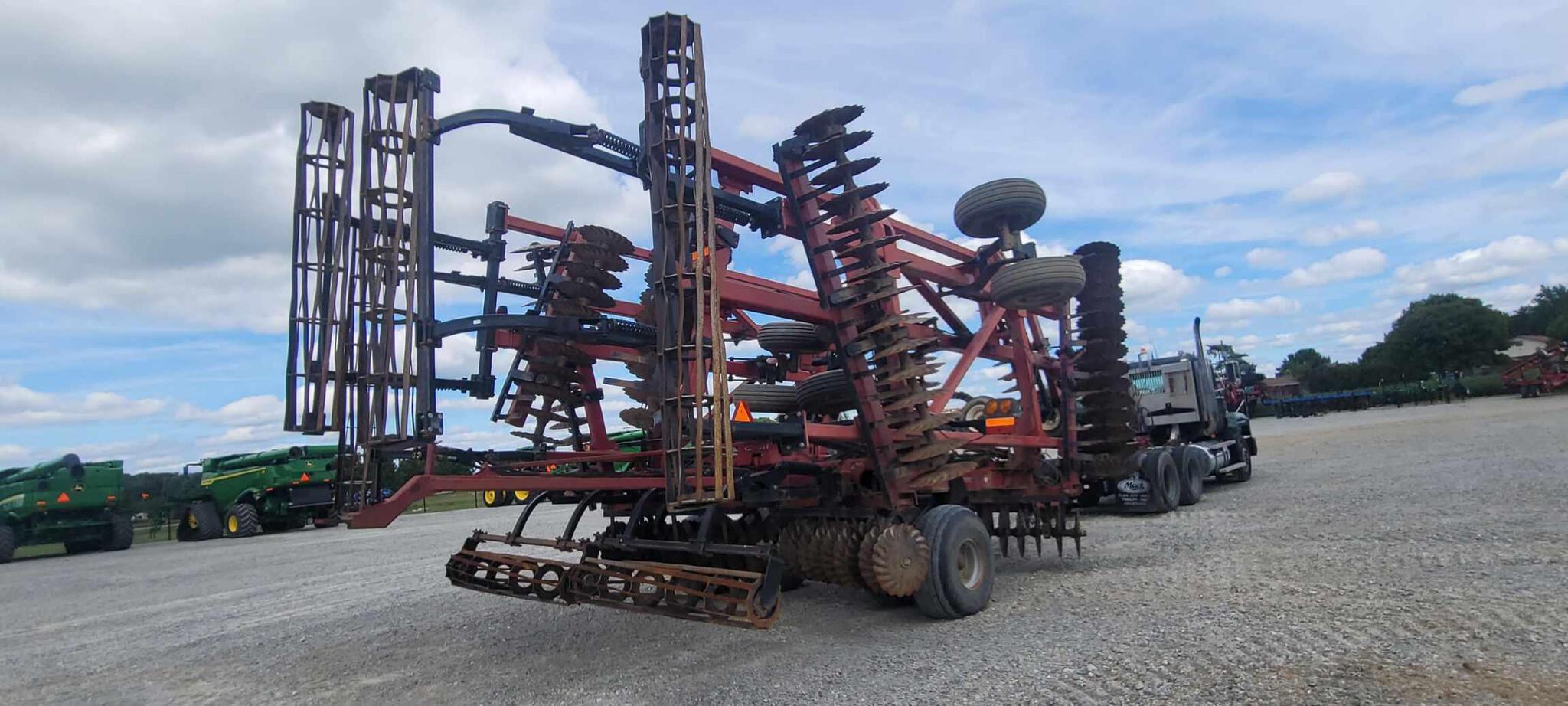 2010 Case IH 330 Image 3